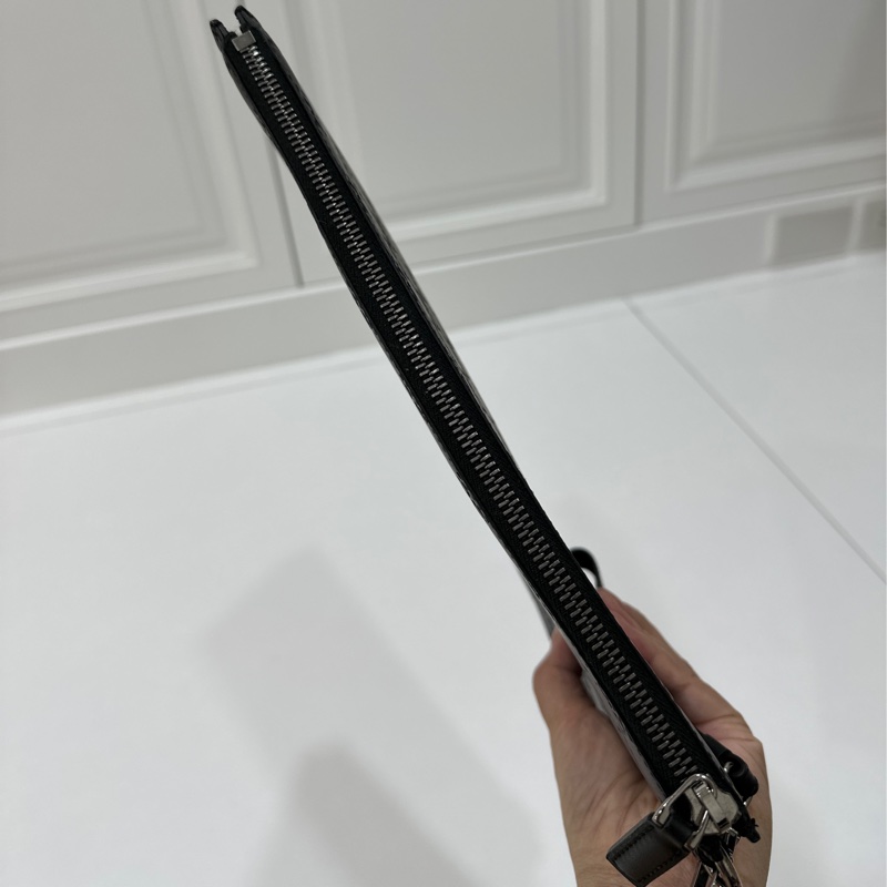 Gucci 爆款🔥 黑色 全皮壓紋 手拿包 文件包 手提包 公文包-13