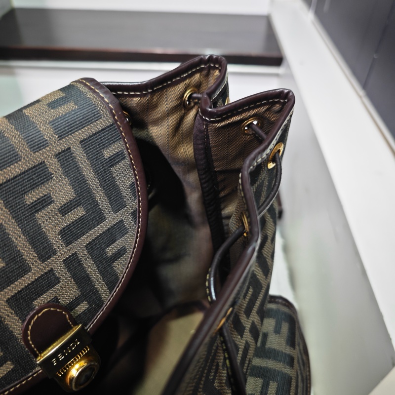 Fendi 老花 雙肩後背書包-21