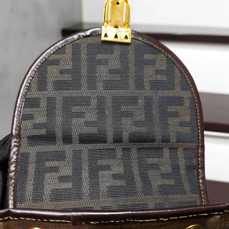 Fendi 老花 雙肩後背包-56