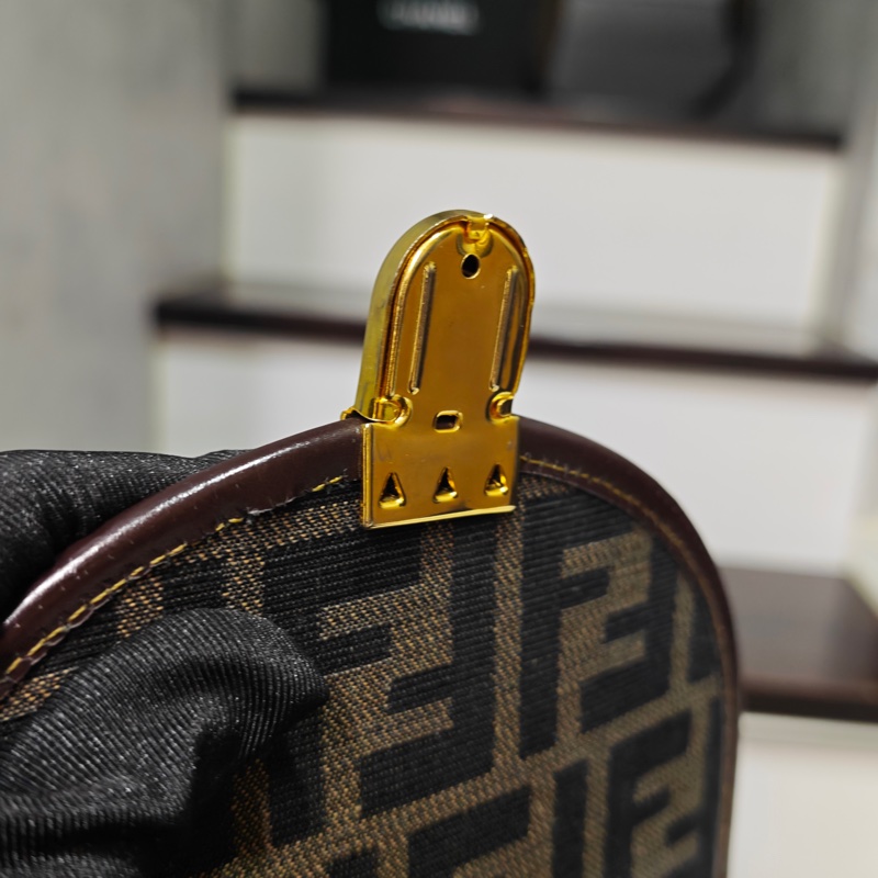 Fendi 老花 雙肩後背包-57