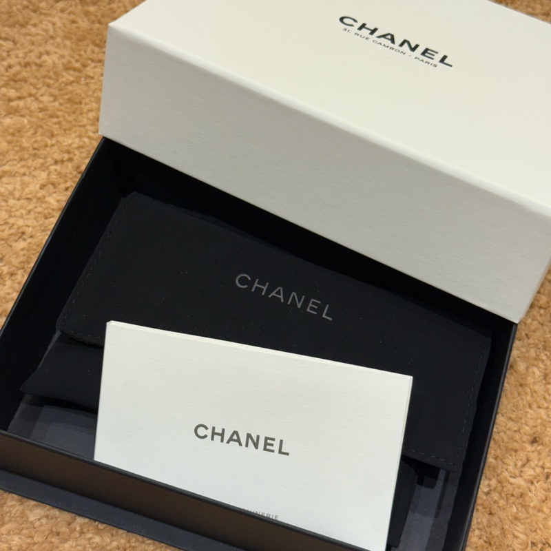 chanel 19羊皮黑金卡夾零錢包-4
