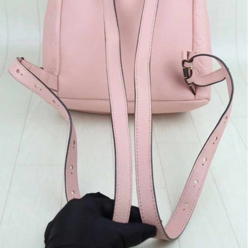 「JL精品代購」97新 LV粉色壓紋後背包-14