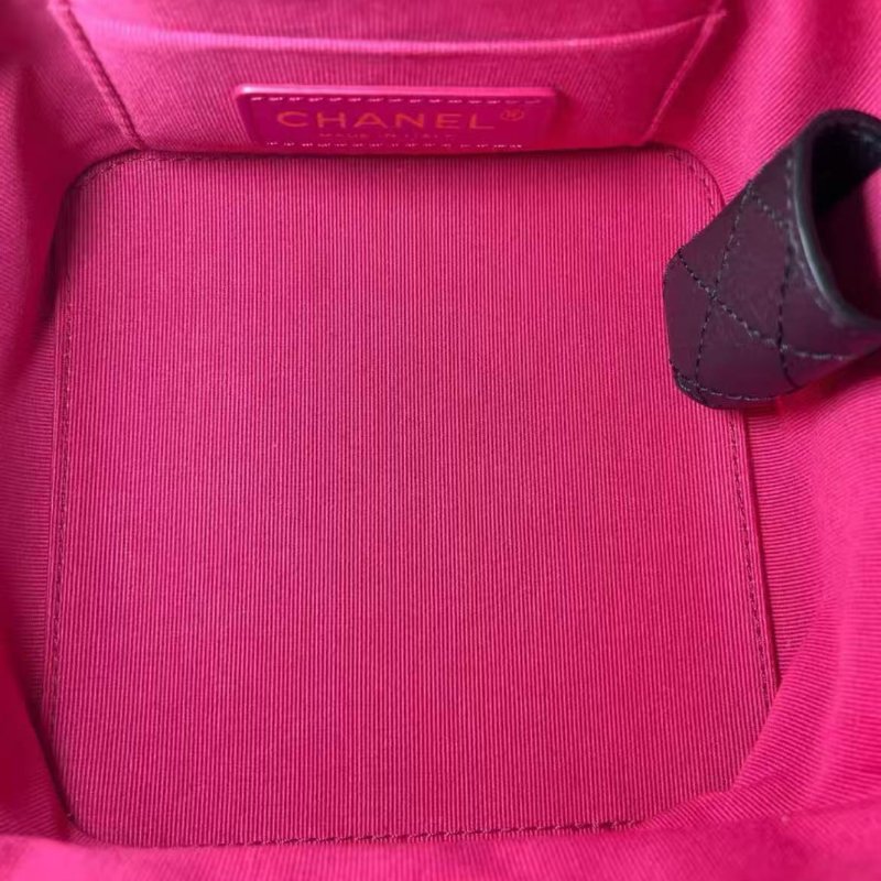 ✨Chanel 22S 秀款黑金牛皮軟盒子化妝包 15*13*15 99新 配件塵袋-2