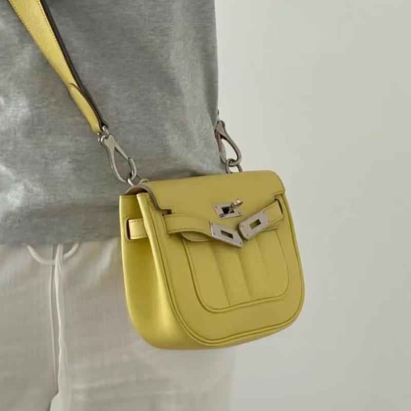 hermes C9小雞黃銀扣berline mini斜背包 20*16*6cm 98新 配件塵袋-0
