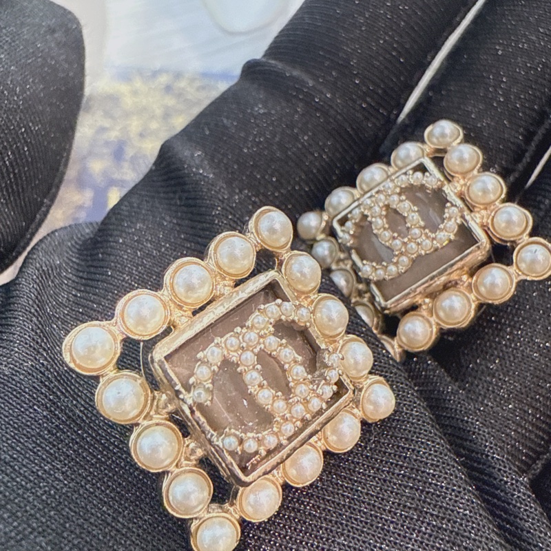 Chanel 水鑽方形耳針耳環-9