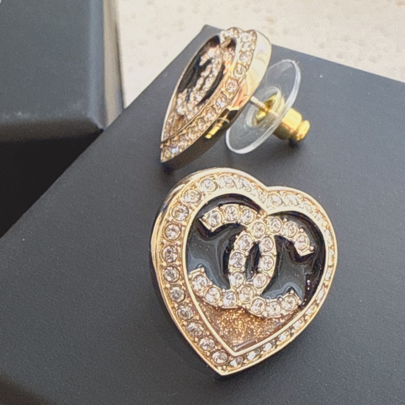 Chanel 水鑽愛心漸層耳環-3