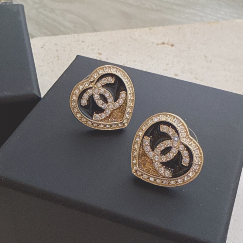 Chanel 水鑽愛心漸層耳環-5
