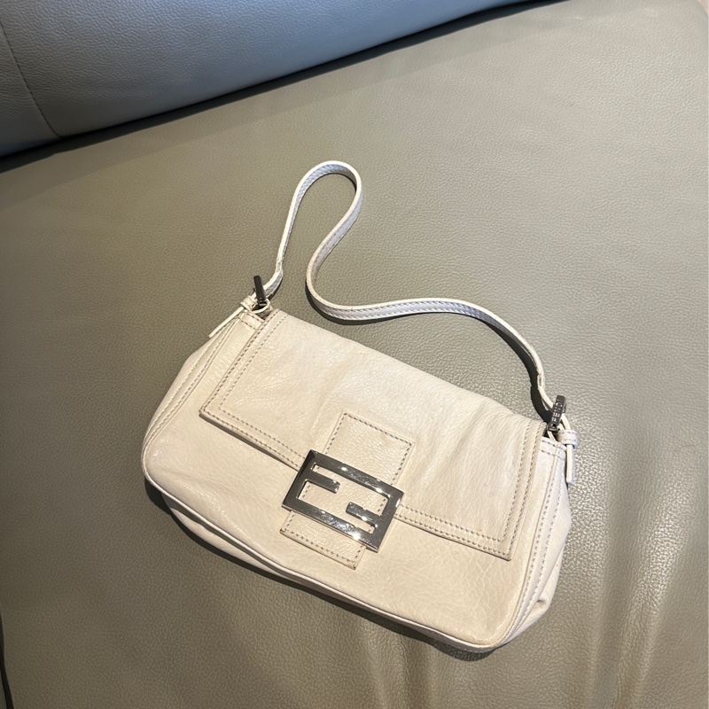 fendi白色中古腋下包(日本中古店購入)-5
