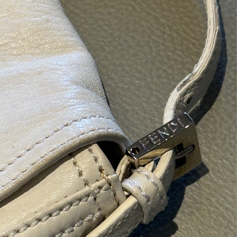 fendi白色中古腋下包(日本中古店購入)-9