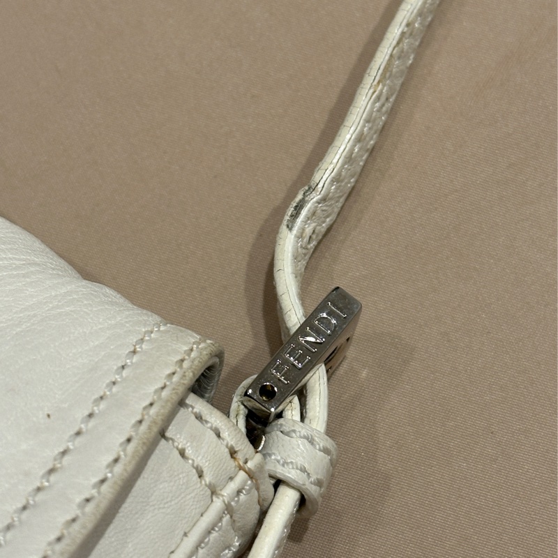 fendi白色中古腋下包(日本中古店購入)-11