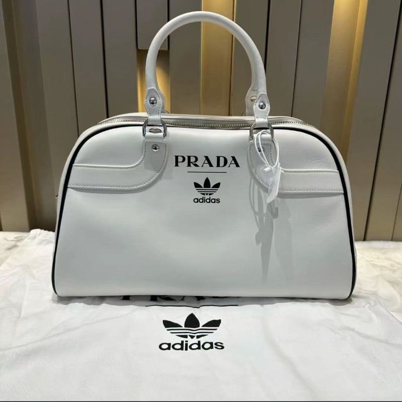 Prada x Adidas 聯名限量款保齡球包 雷哈娜同款 45x28x22cm 99新 配件保卡塵袋-0