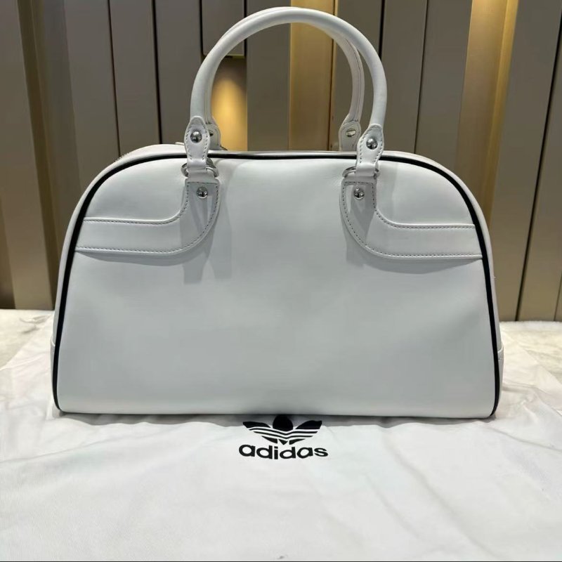 Prada x Adidas 聯名限量款保齡球包 雷哈娜同款 45x28x22cm 99新 配件保卡塵袋-6