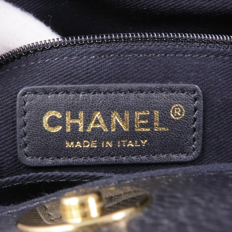 CHANEL 牛皮皮革Shoulder Bag金扣肩背袋-11