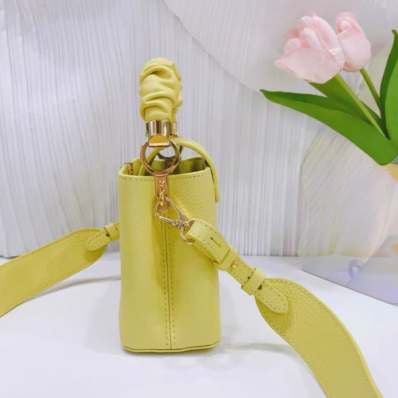 Lv 小雞黃Capucines 系列皺褶手提肩背包 21×14×8 cm 全新 配件塵袋-5