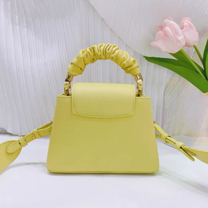 Lv 小雞黃Capucines 系列皺褶手提肩背包 21×14×8 cm 全新 配件塵袋-7