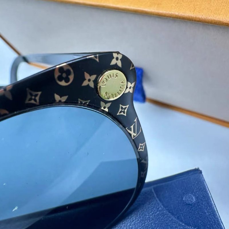 ✨LV 滿版老花墨鏡 全新有眼鏡盒-3