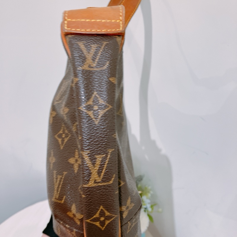 TK1786 Louis Vuitton路易威登老花豌豆包半月包 Monogram Pochette Croissant-21