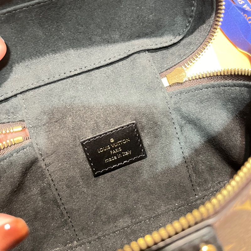 LV Vanity Chain Pouch 扁盒子-6