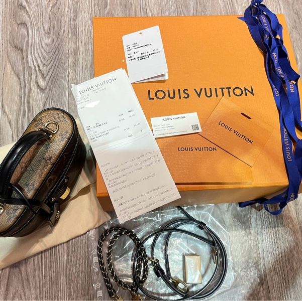 LV Vanity Chain Pouch 扁盒子-17