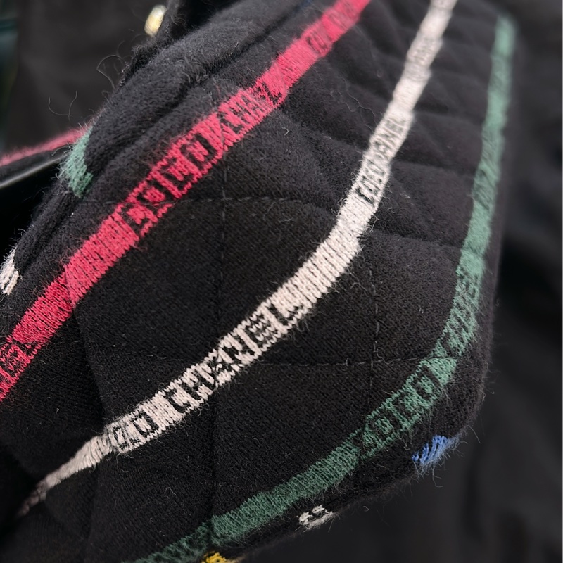 Chanel 黑底彩條淡金鍊布面 CF 25-8