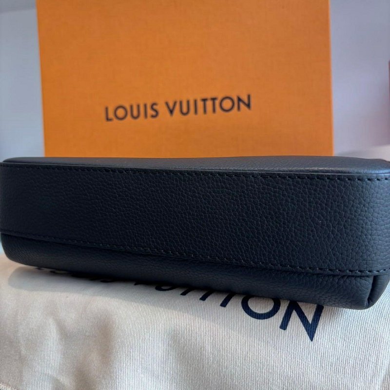 *SHIHNS名牌精品* LV Messenger Alpha Hobo AFi 包-5