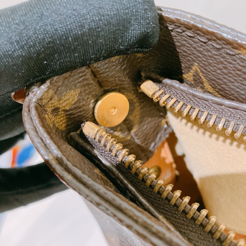 TK1783 Louis Vuitton 路易威登中古大腋下包Vintage Looping GM Shoulder Bag Monogram Canvas-46