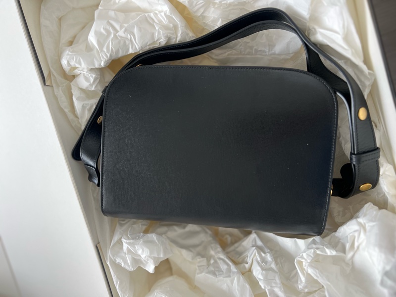 Gucci古馳經典1955 Horsebit馬銜扣馬鞍包 黑金✨🖤 尺寸:約 26 *18 *7 cm 專櫃,現在12萬了-12