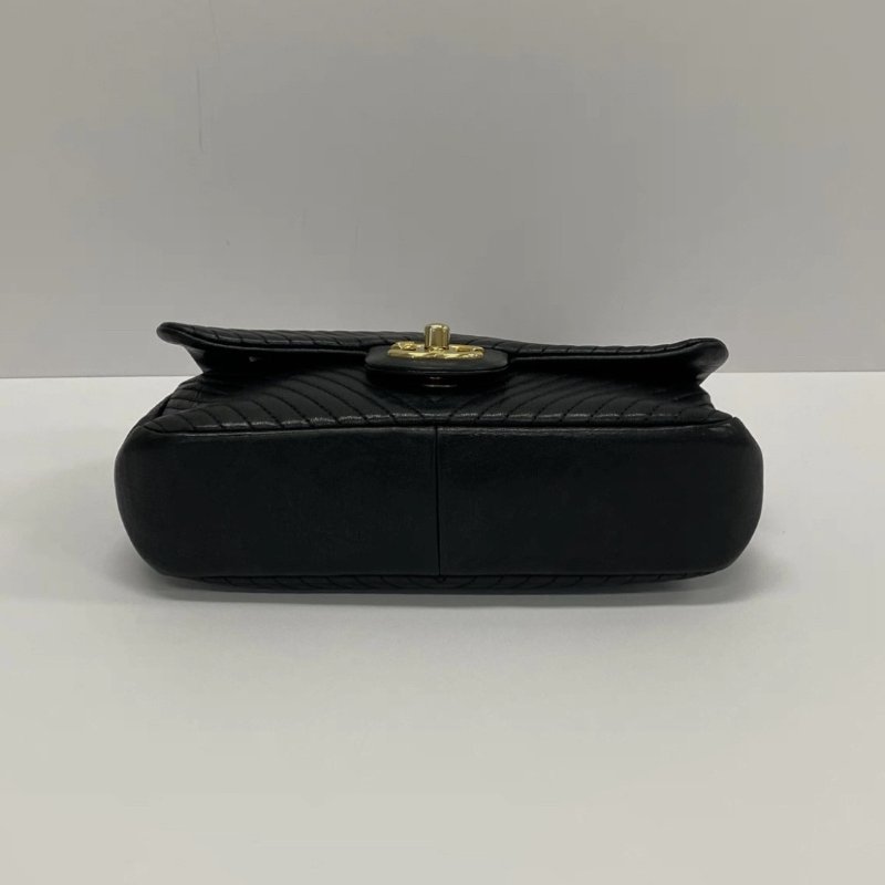 CHANEL 黑金V紋CF大mini肩背斜背包 23*14*5.5 98新配件塵袋-3
