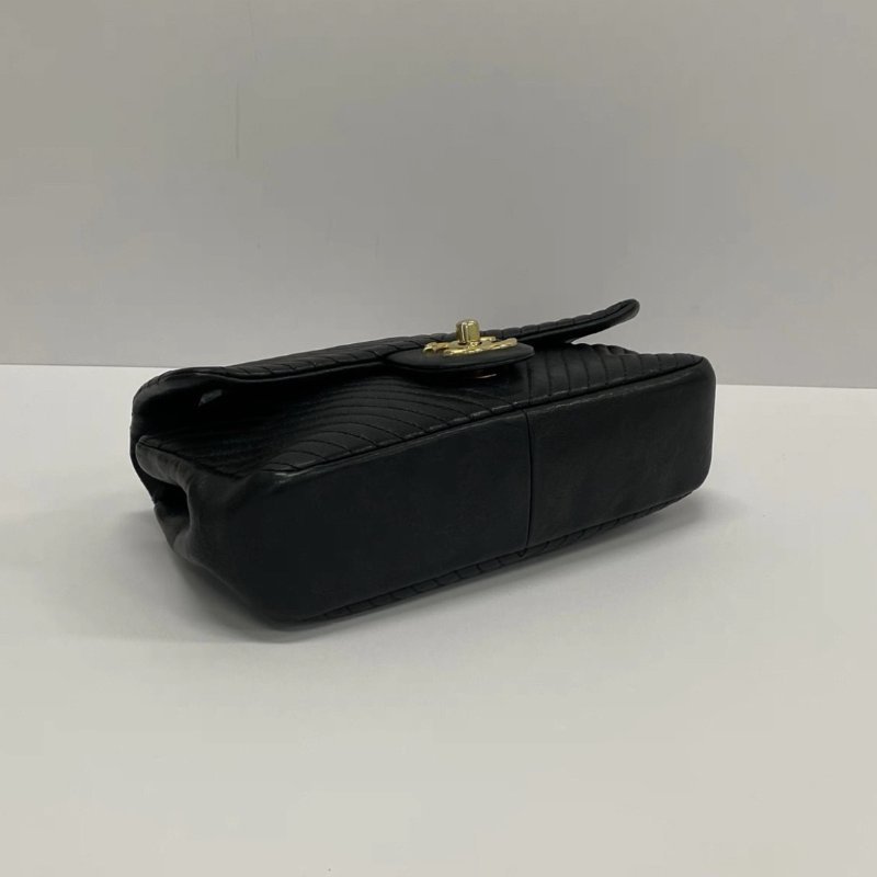 CHANEL 黑金V紋CF大mini肩背斜背包 23*14*5.5 98新配件塵袋-4