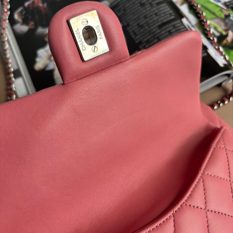 ::CHANEL:: 香奈兒 經典雙C銀釦 菱格紋豆沙粉色雙層扁斜背包-24