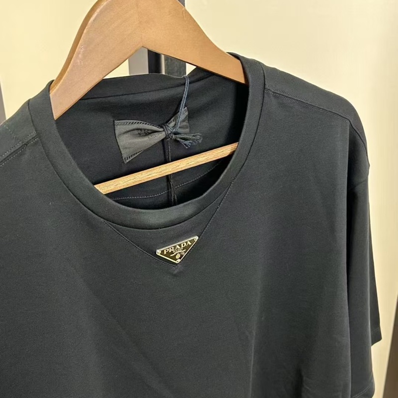 促銷品 Prada 男款 三角標 Tee-2
