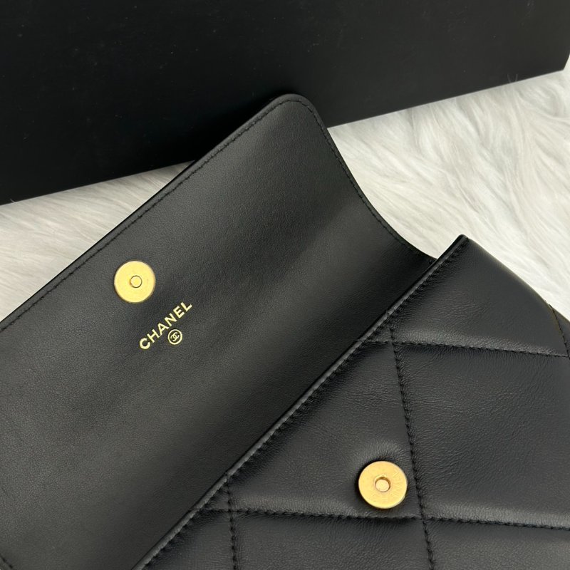 CHANEL 19 菱格紋小羊皮手拿包 - 黑金-5