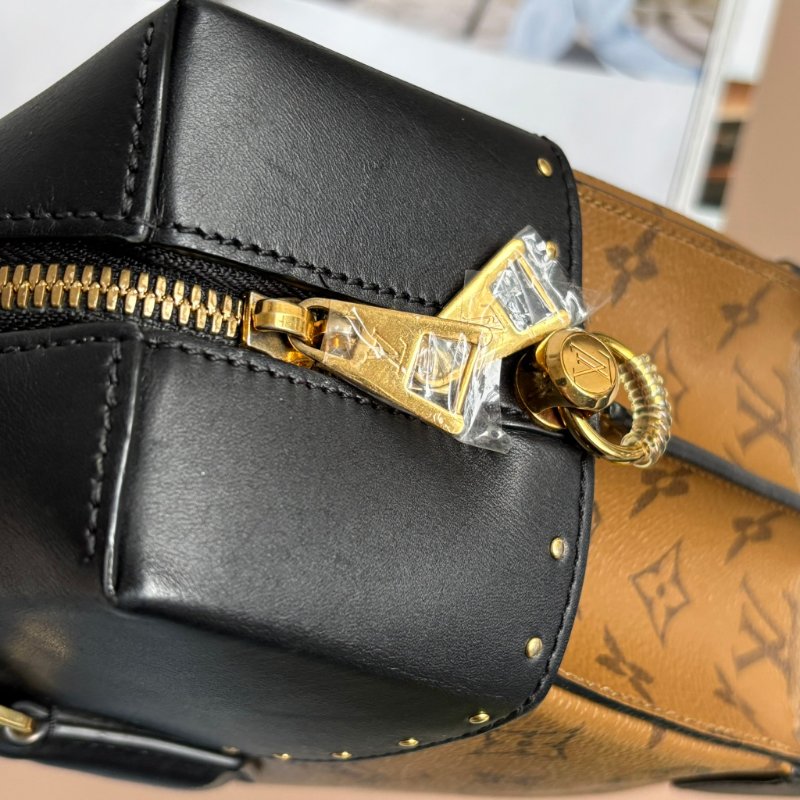 ::Louis Vuitton:: M43595 City Malle淺棕色花紋拼接黑色牛皮手提兩用包 斜背包-15