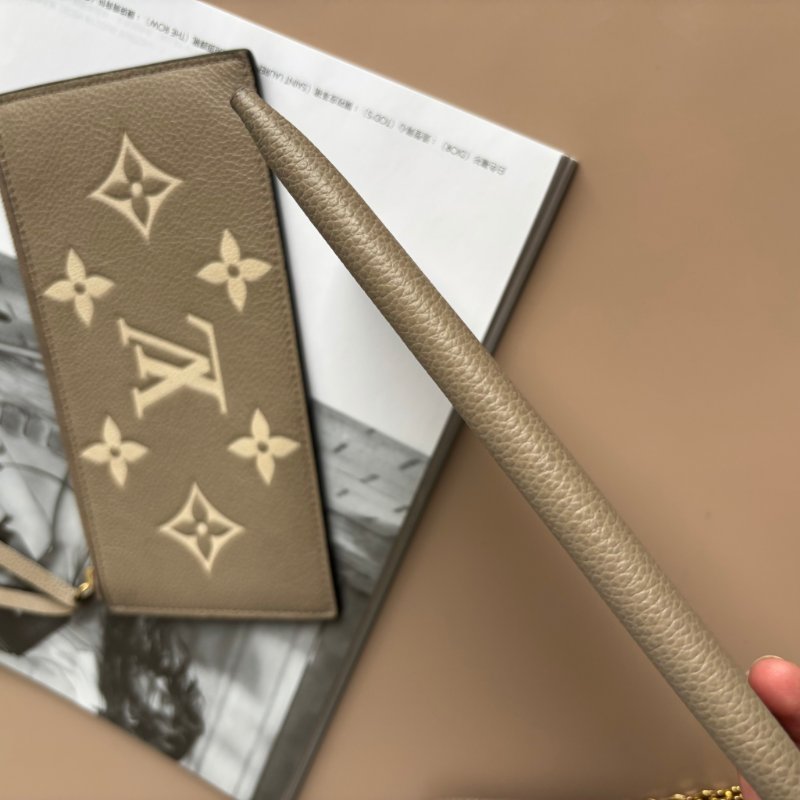 ::LOUIS VUITTON:: LV M82610 Félicie Pochette 斑鳩灰WOC鏈包-27