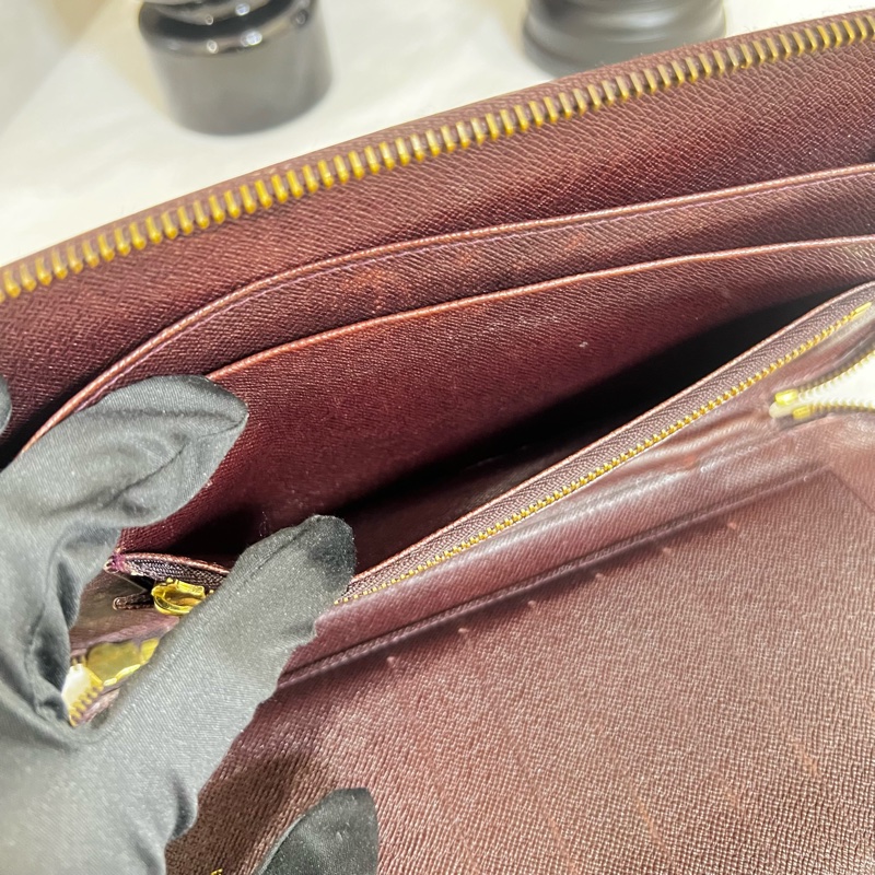 Louis Vuitton 皮革拉鍊手拿包-4