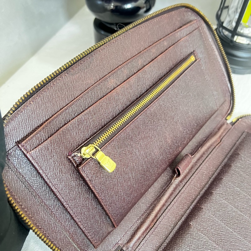 Louis Vuitton 皮革拉鍊手拿包-9