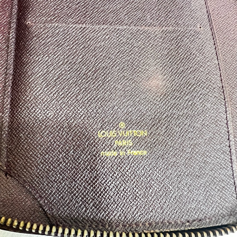 Louis Vuitton 皮革拉鍊手拿包-10