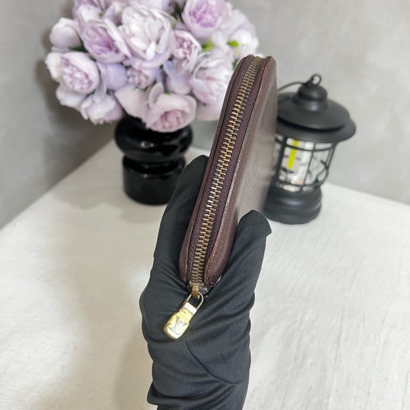 Louis Vuitton 皮革拉鍊手拿包-14