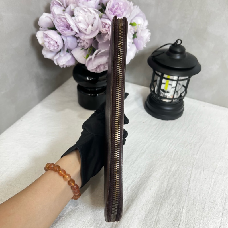 Louis Vuitton 皮革拉鍊手拿包-15