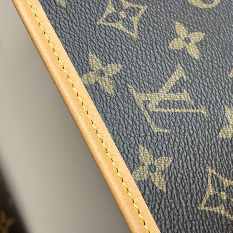 ::LOUIS VUITTON:: LV M46197 CarryAll MM Monogram 肩背包-16