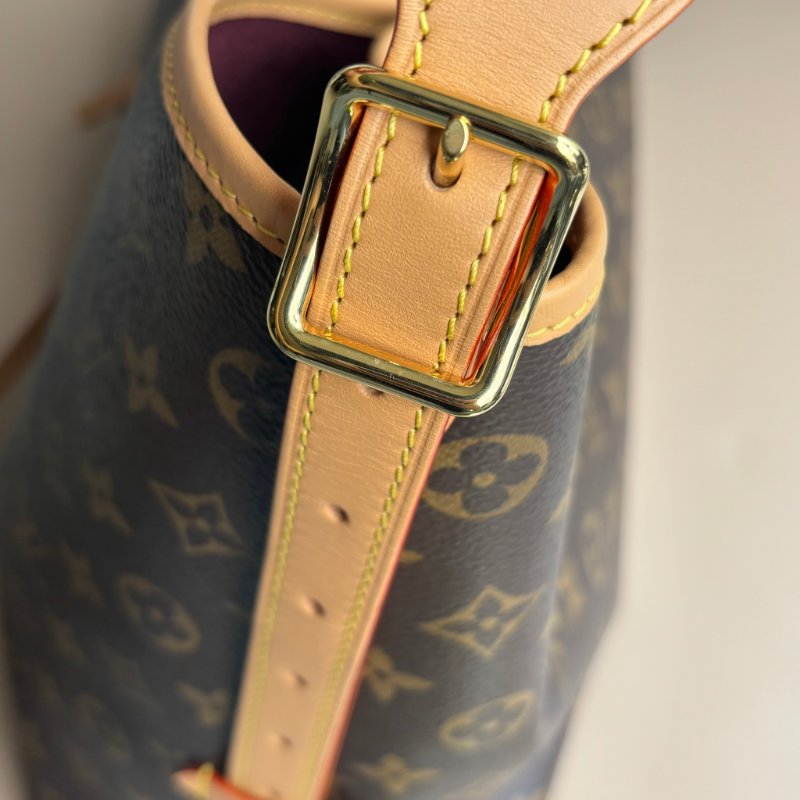 ::LOUIS VUITTON:: LV M46197 CarryAll MM Monogram 肩背包-23