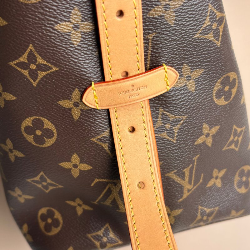 ::LOUIS VUITTON:: LV M46197 CarryAll MM Monogram 肩背包-31