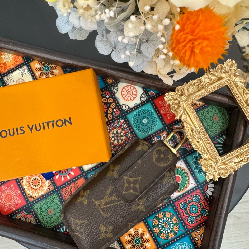 Louis Vuitton 老花多功能掛件鑰匙套-1