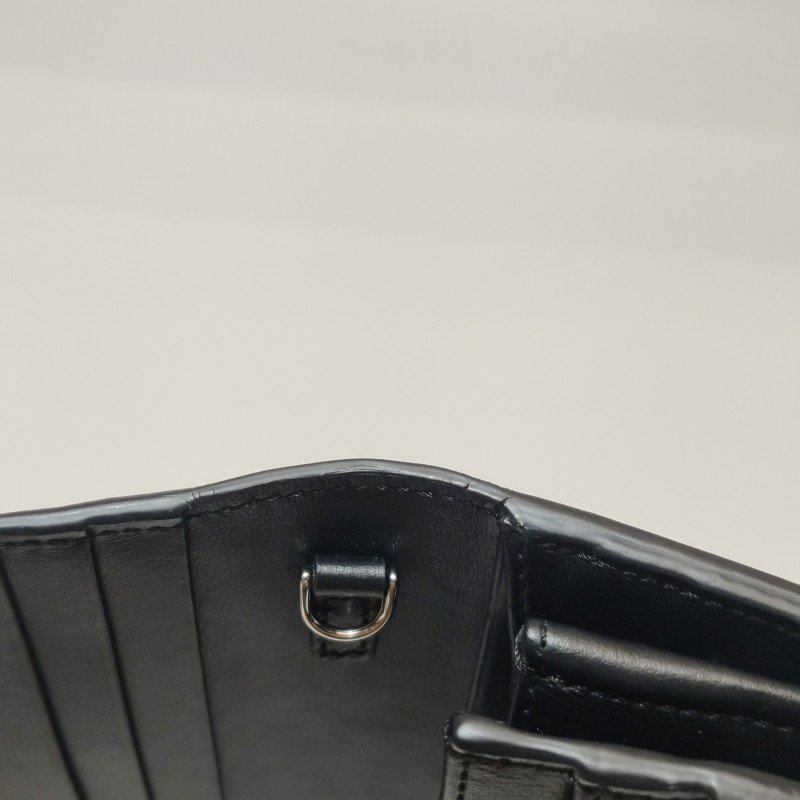 Fendi 牛皮 鉚釘 裝飾 字母 logo 斜背包 單肩包-16