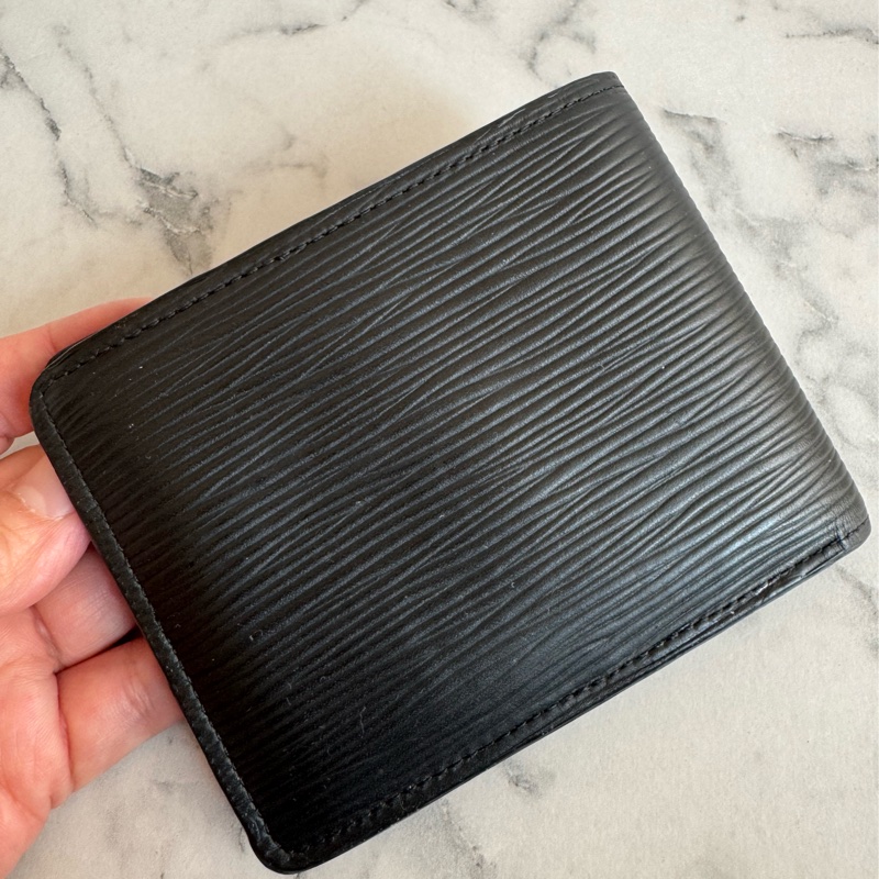 Lv 黑色EPI牛皮對開男短夾-2