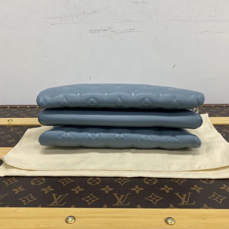 LV 藍銀Coussin牛皮壓花肩背斜背包 芯片款 26*20*12 全新閒置配件盒子塵袋-4