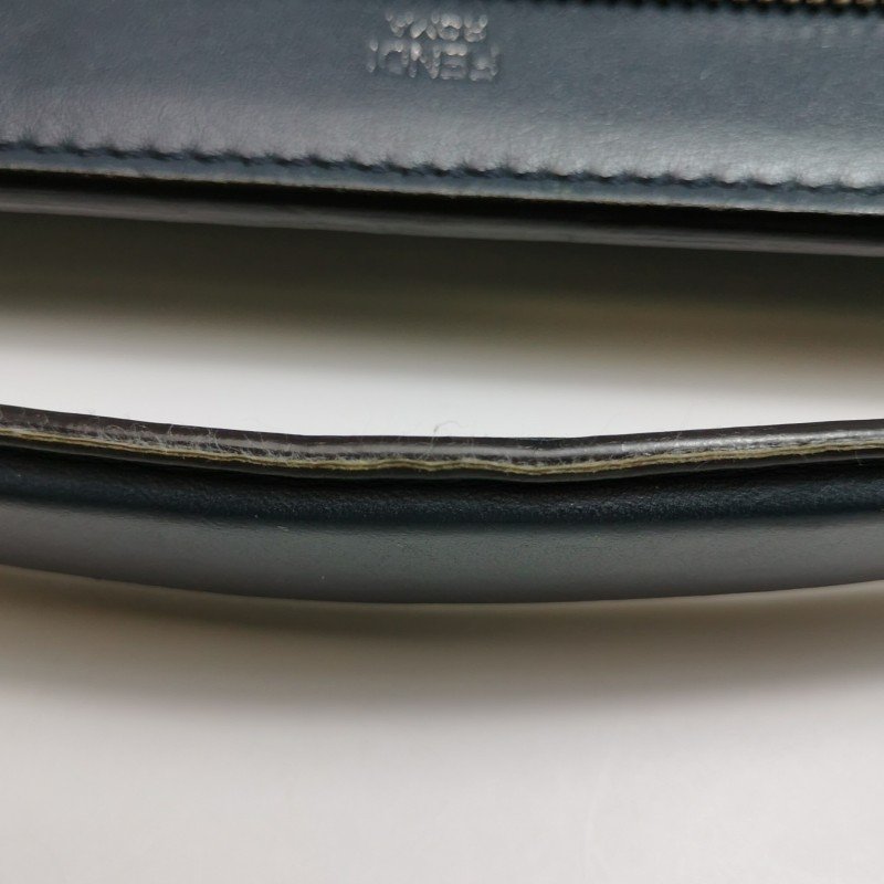 Fendi Dotcom 牛皮 純色 錐形 螺柱 子母包 單肩包-19