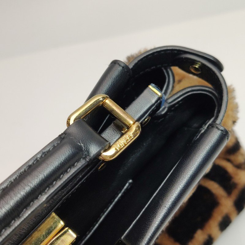 Fendi Peekaboo 躲貓貓 迷你 羊皮 雙F 老花 扭鎖 斜 斜背包 肩背包-12