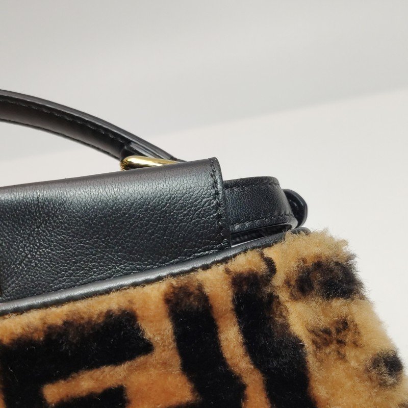 Fendi Peekaboo 躲貓貓 迷你 羊皮 雙F 老花 扭鎖 斜 斜背包 肩背包-15