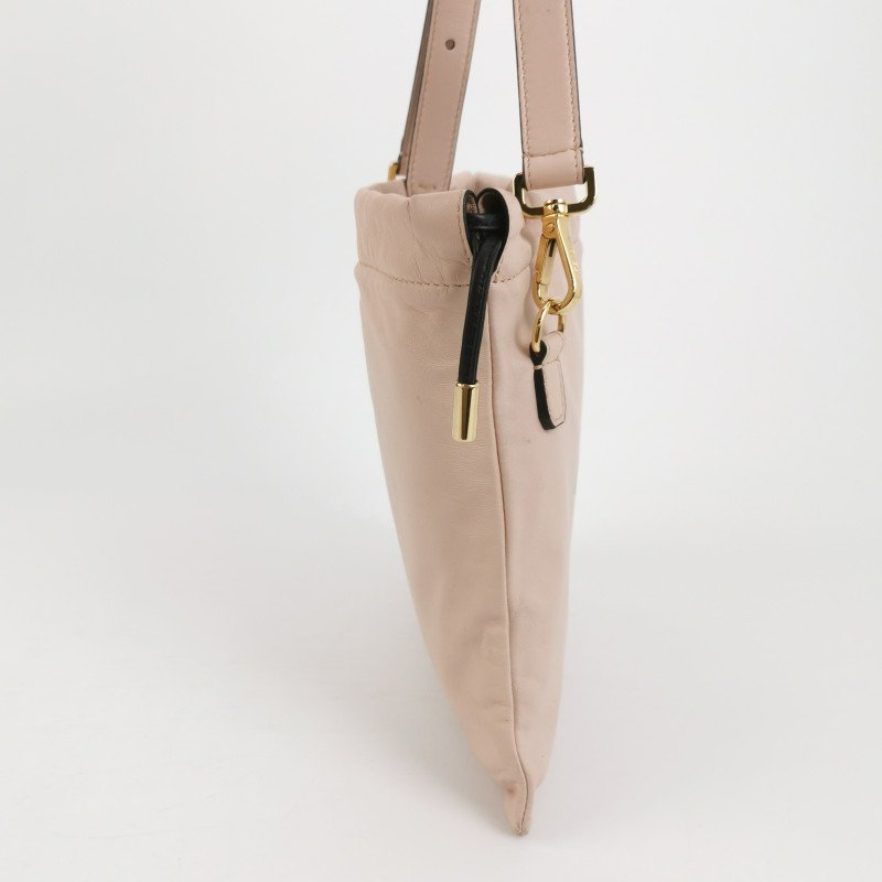 Fendi Pack 牛皮 純色 字母 Logo 斜背包 單肩包-4